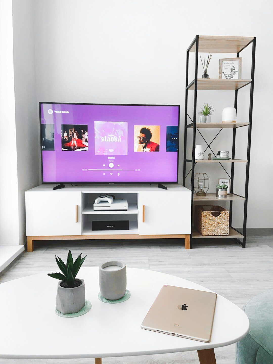 modern tv streaming hero